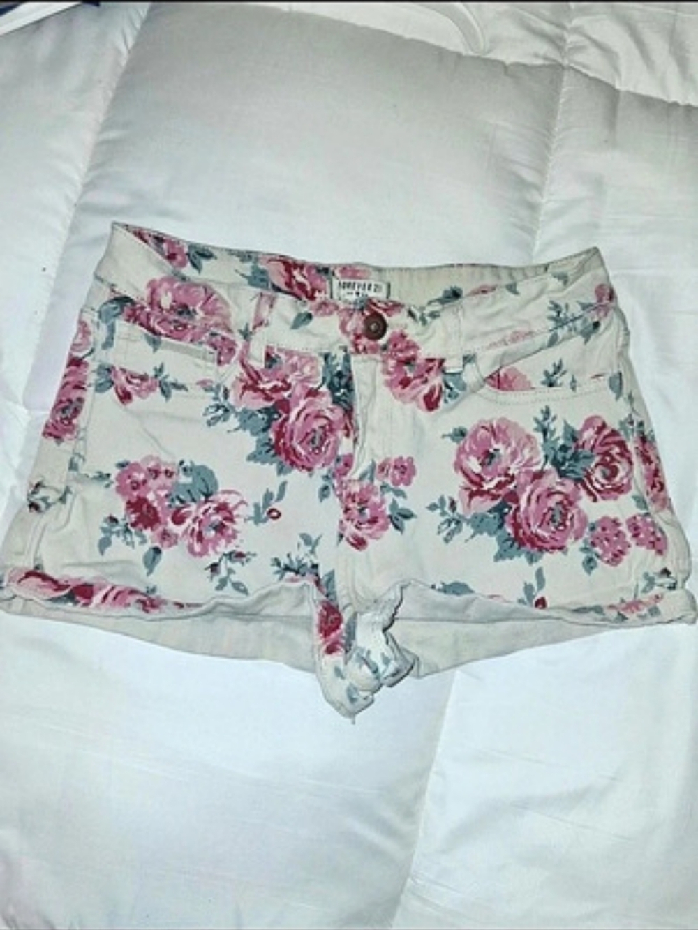 Forever 21 Floral Shorts Size Medium